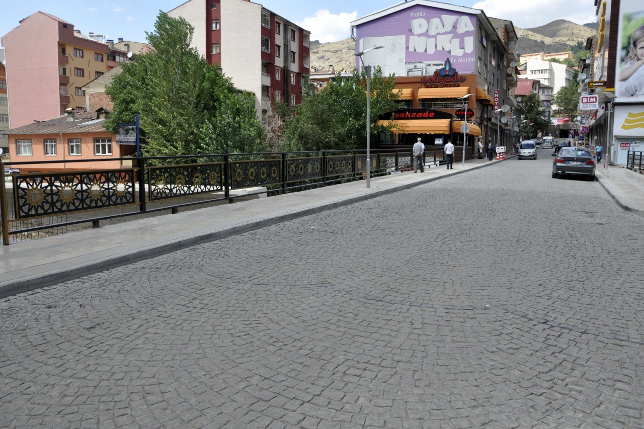 Gümüşhane Belediyesi köprü ve korkulukları yeniliyor 4