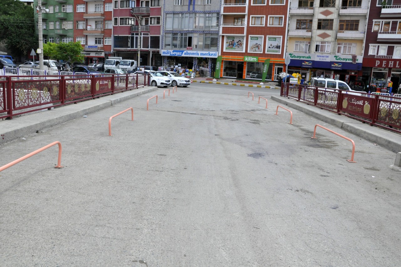 Gümüşhane Belediyesi köprü ve korkulukları yeniliyor 5