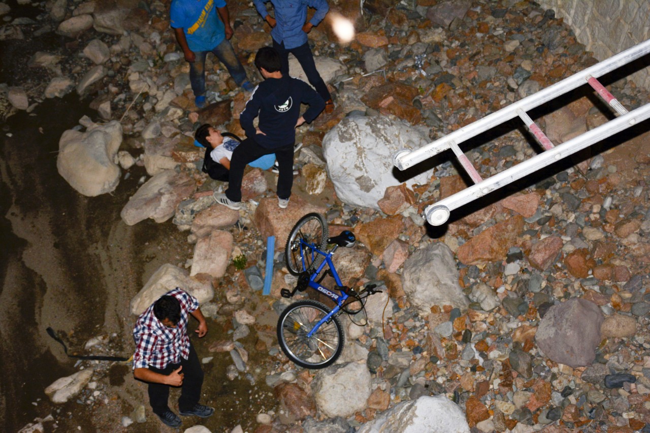 Bisikletiyle Harşit Çayına düştü 1