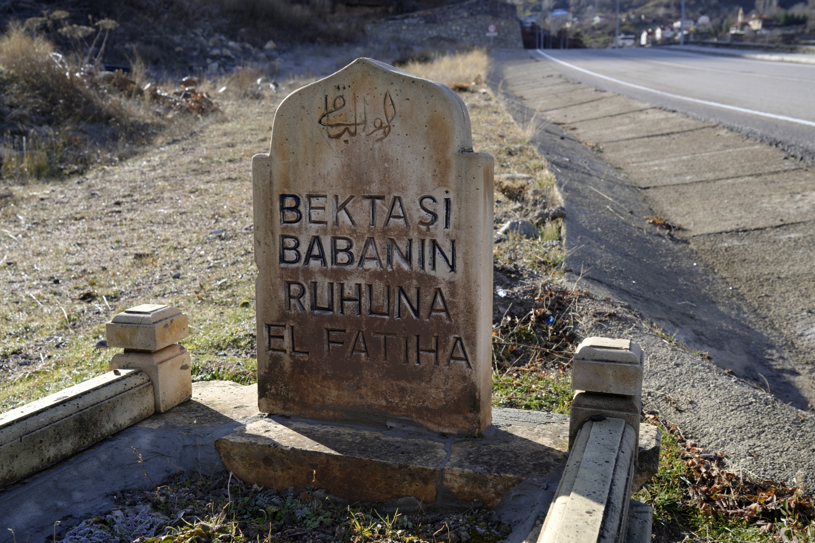 O mezarlığa büyük saygısızlık 1