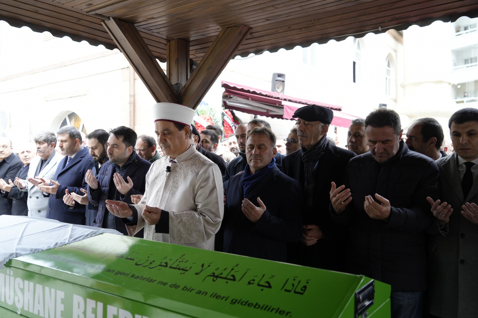 Başkan Çimen’in annesi son yolculuğuna uğurlandı  24