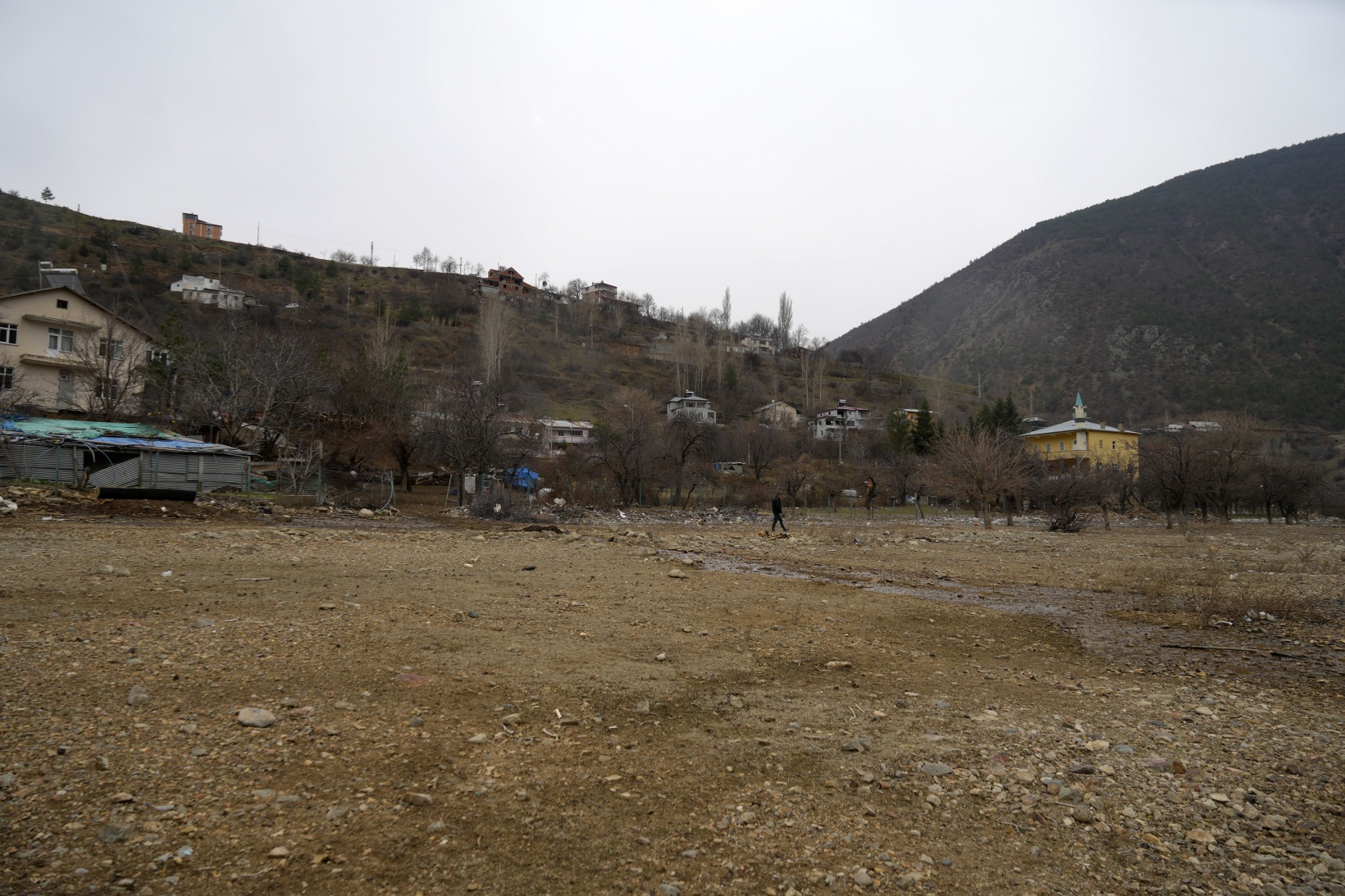 Bu mahallenin başı yıllardan beri baraj gölündeki çöplerle dertte 1