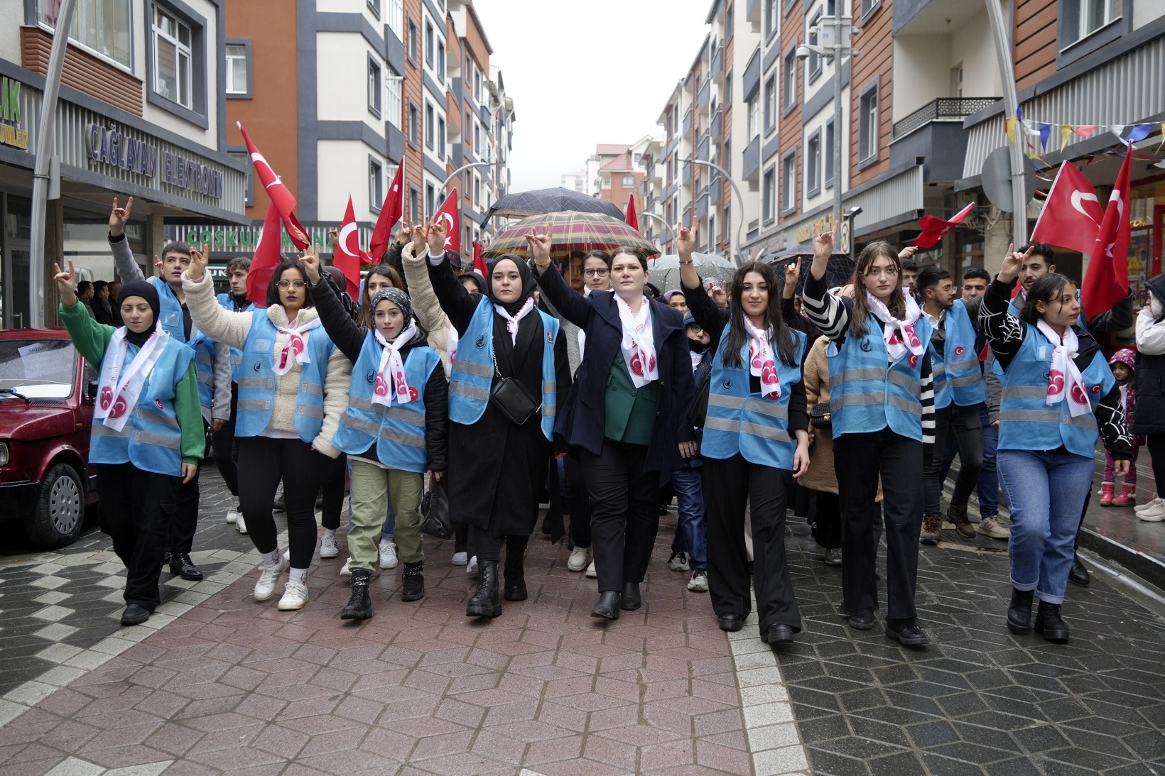 MHP’den “Başlangıç yürüyüşü” 15
