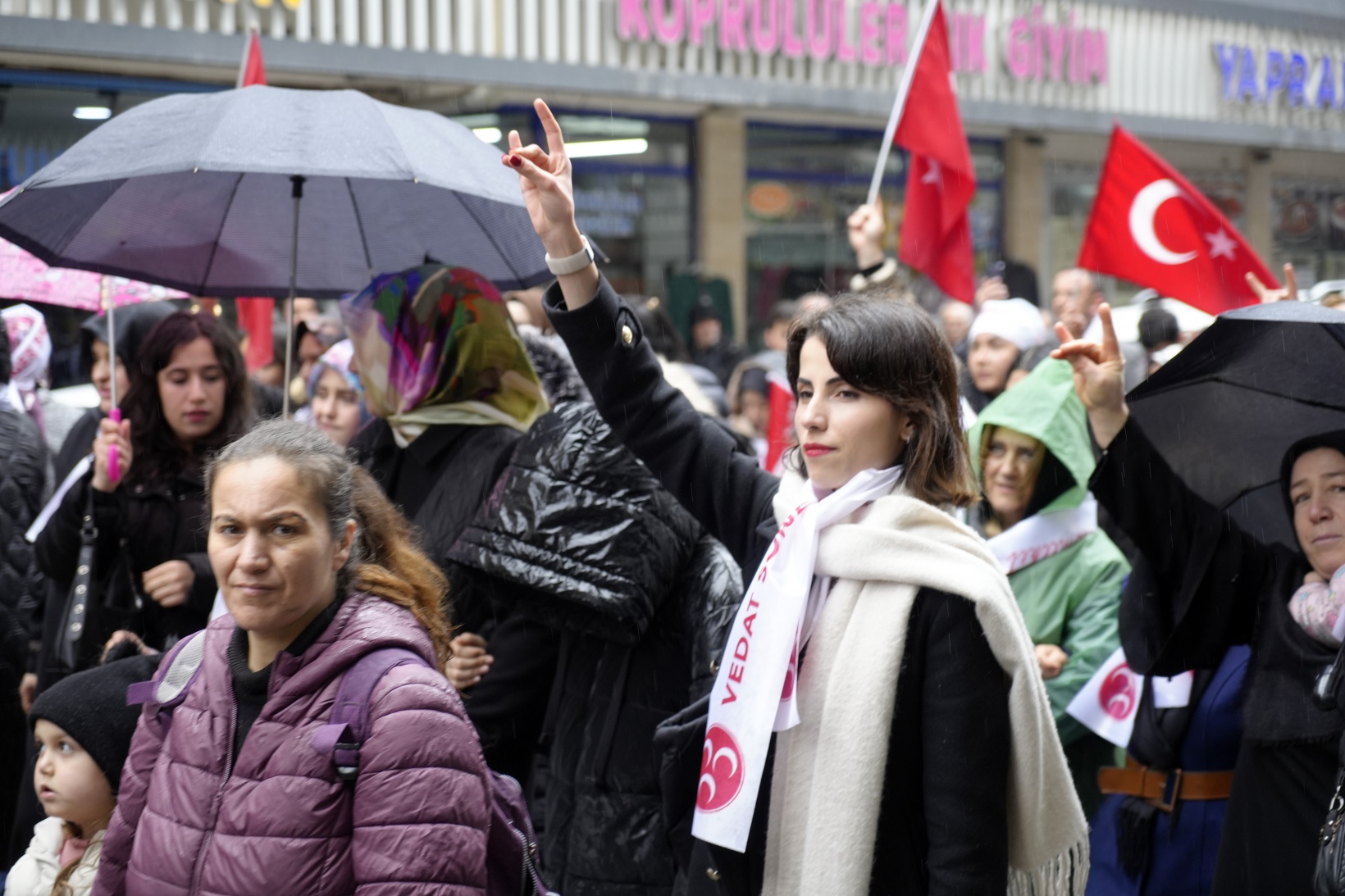 MHP’den “Başlangıç yürüyüşü” 10
