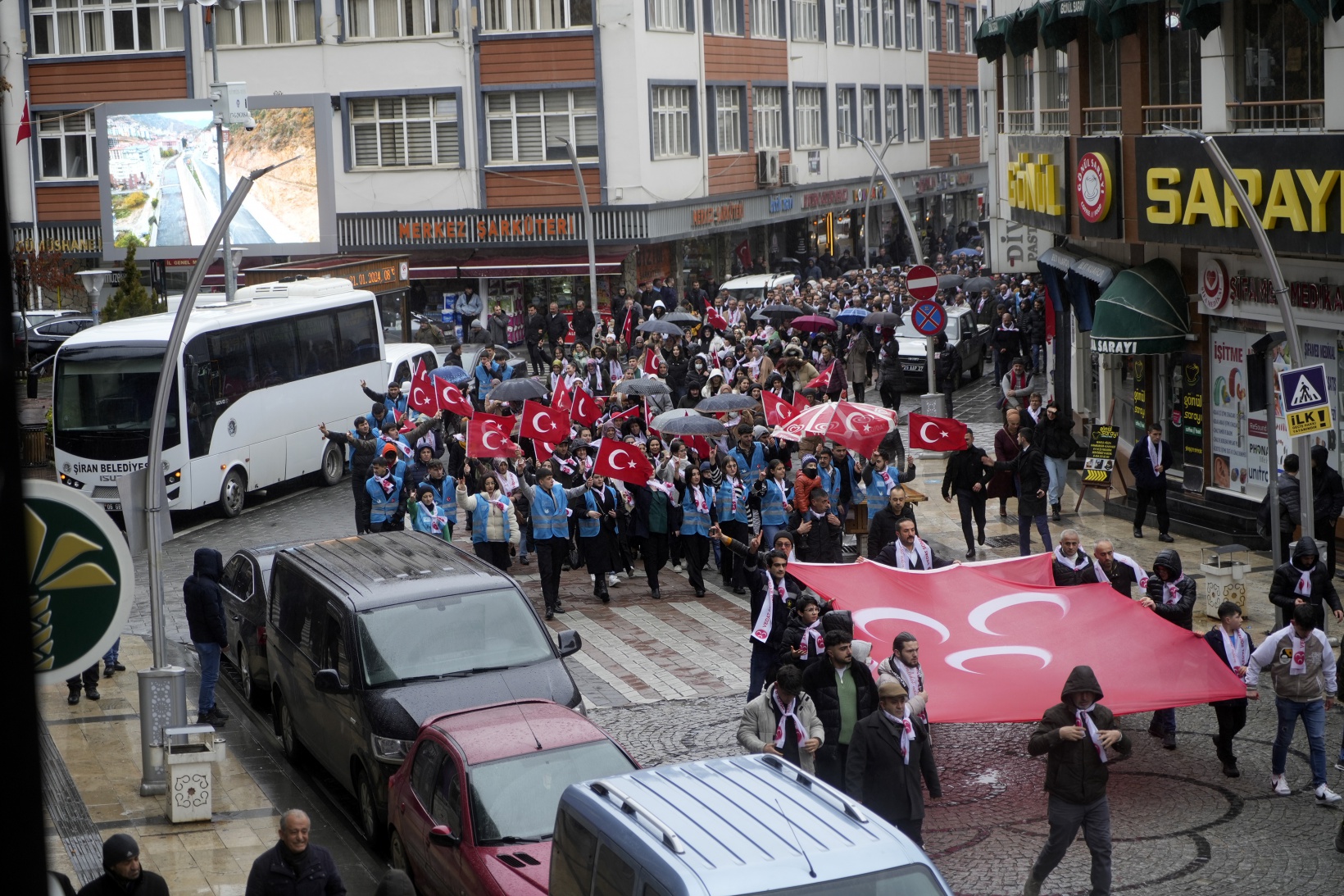 MHP’den “Başlangıç yürüyüşü” 13