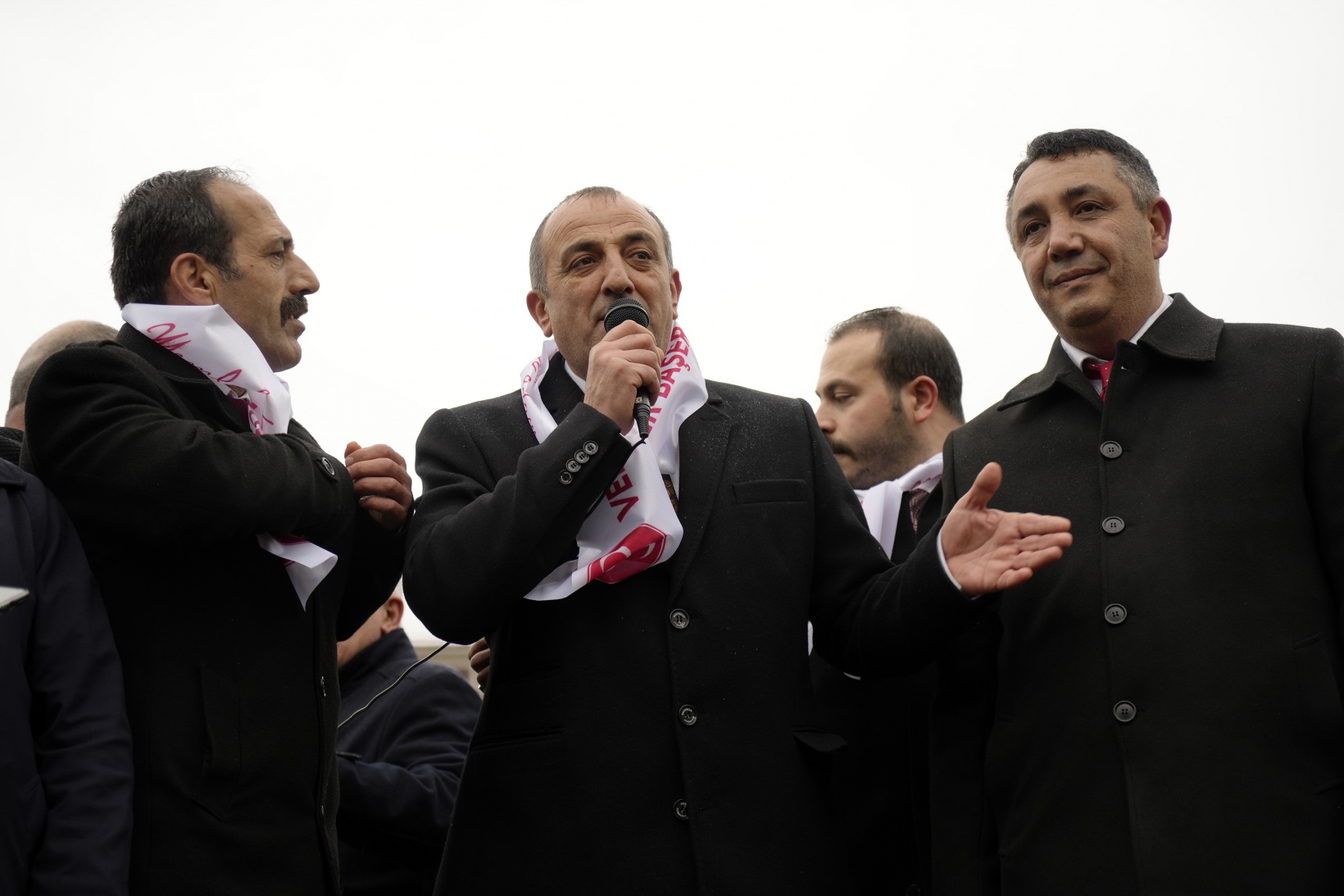 MHP’den “Başlangıç yürüyüşü” 1