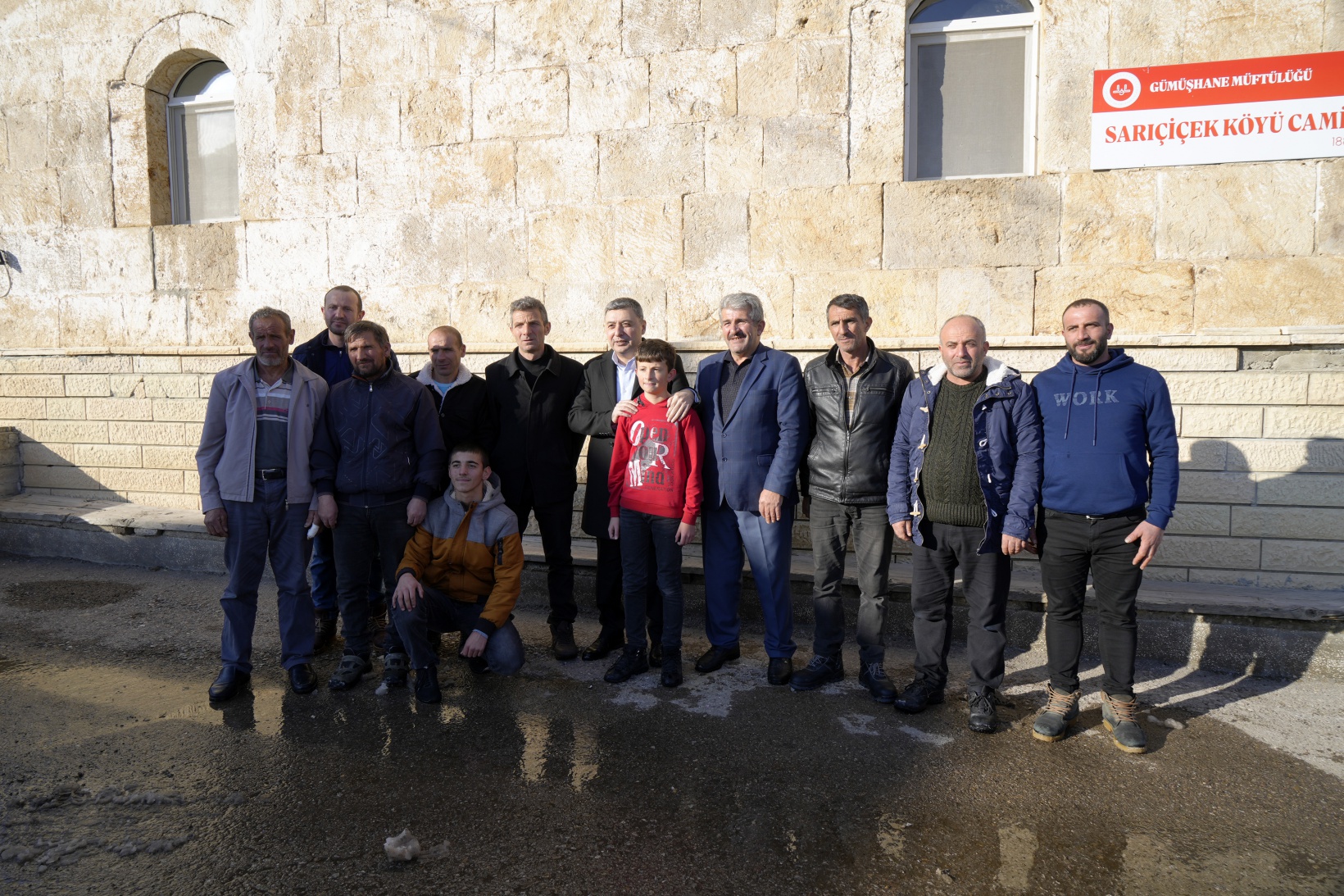 Vali Tanrısever tarihi Sarıçiçek Köy Odaları’nda incelemelerde bulundu 14