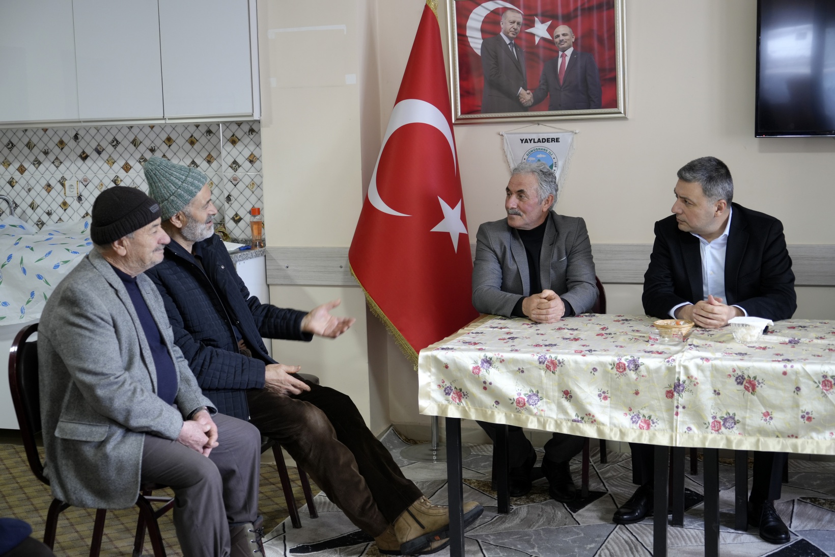 Vali Tanrısever tarihi Sarıçiçek Köy Odaları’nda incelemelerde bulundu 3