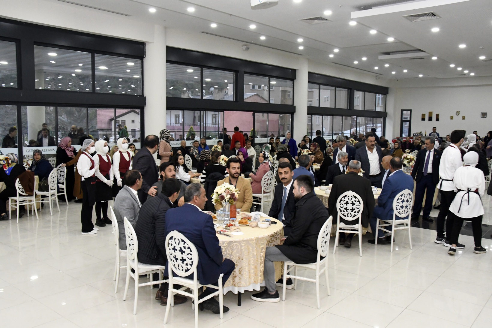 AK Parti’den coşkulu ‘Vefa’ iftarı 4