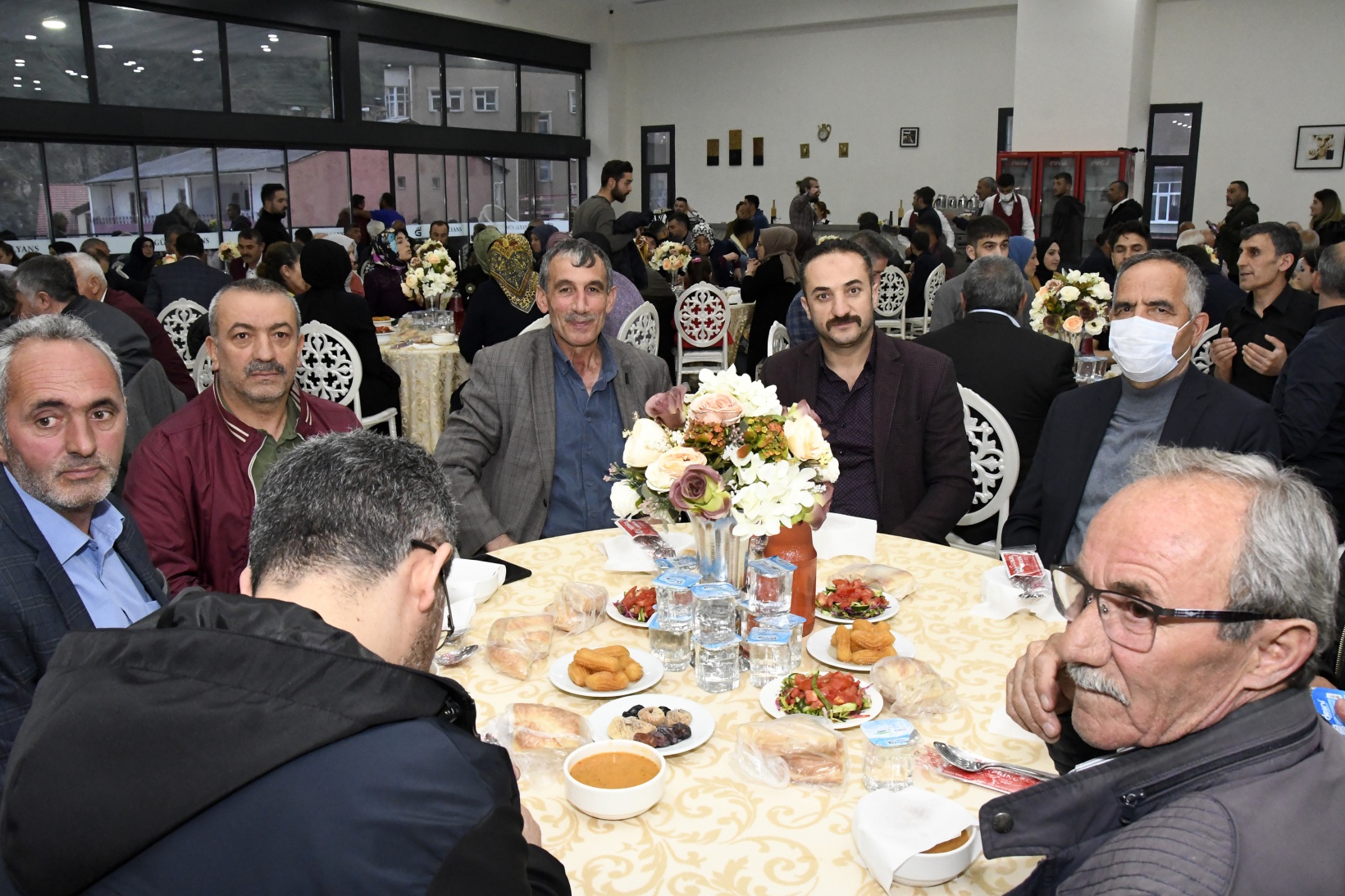 AK Parti’den coşkulu ‘Vefa’ iftarı 6