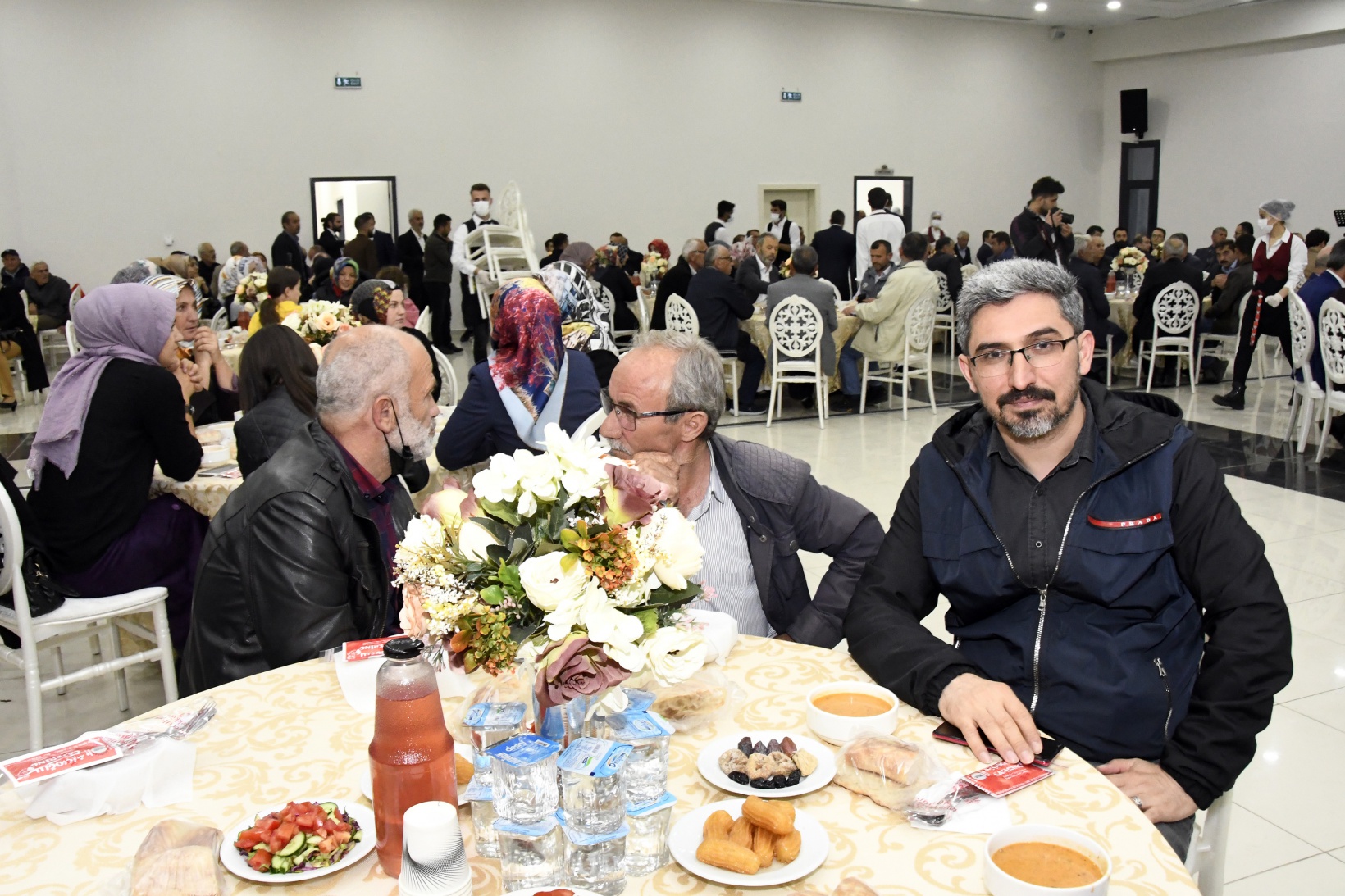 AK Parti’den coşkulu ‘Vefa’ iftarı 13