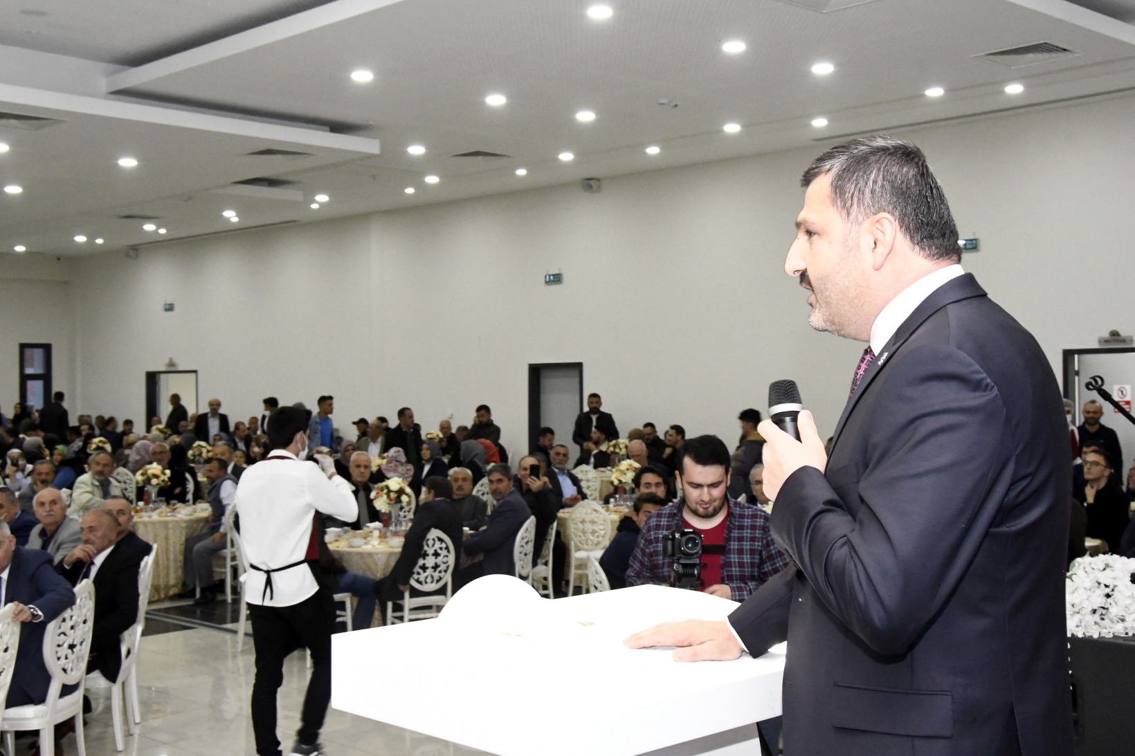 AK Parti’den coşkulu ‘Vefa’ iftarı 8