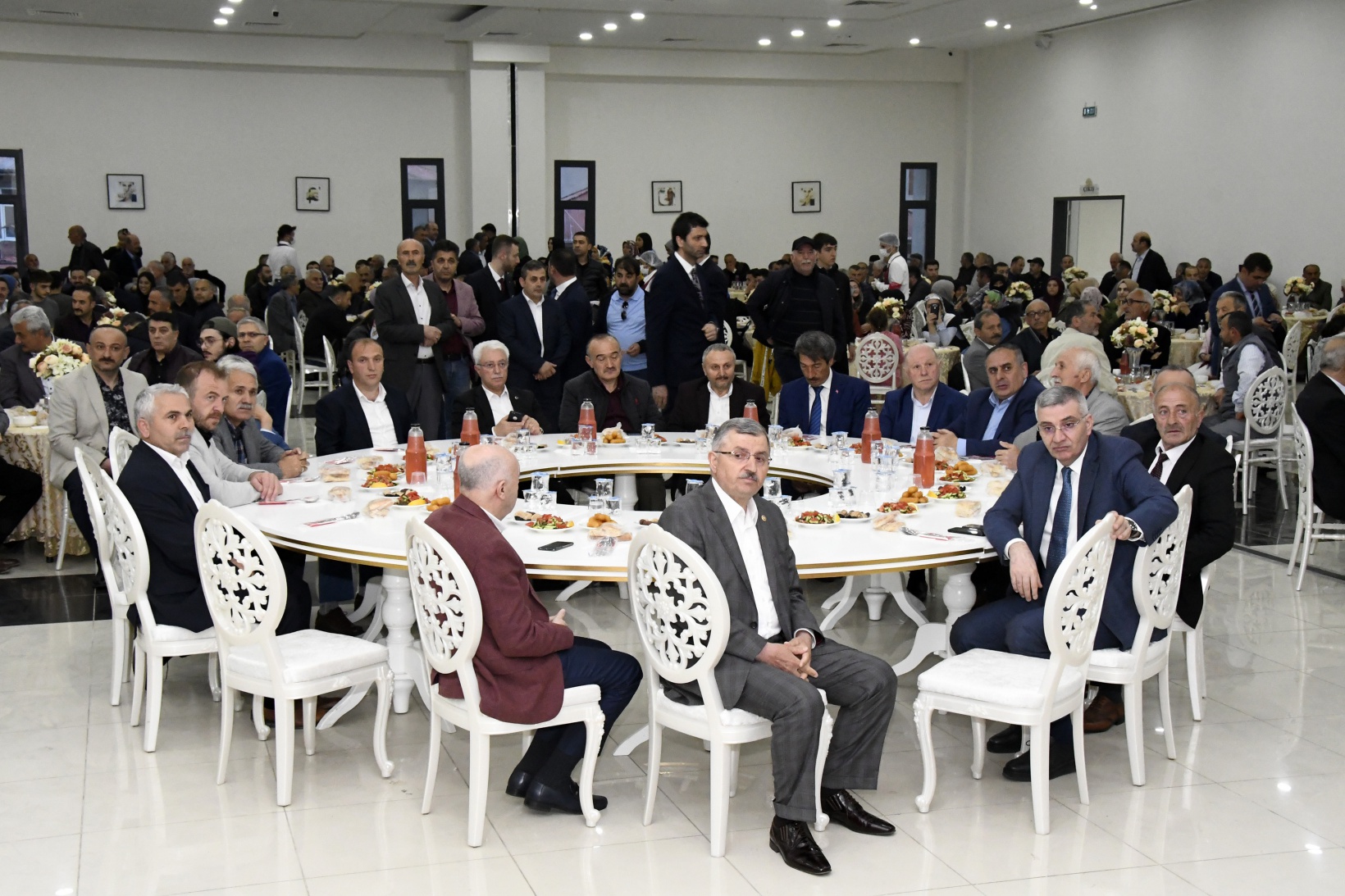 AK Parti’den coşkulu ‘Vefa’ iftarı 16