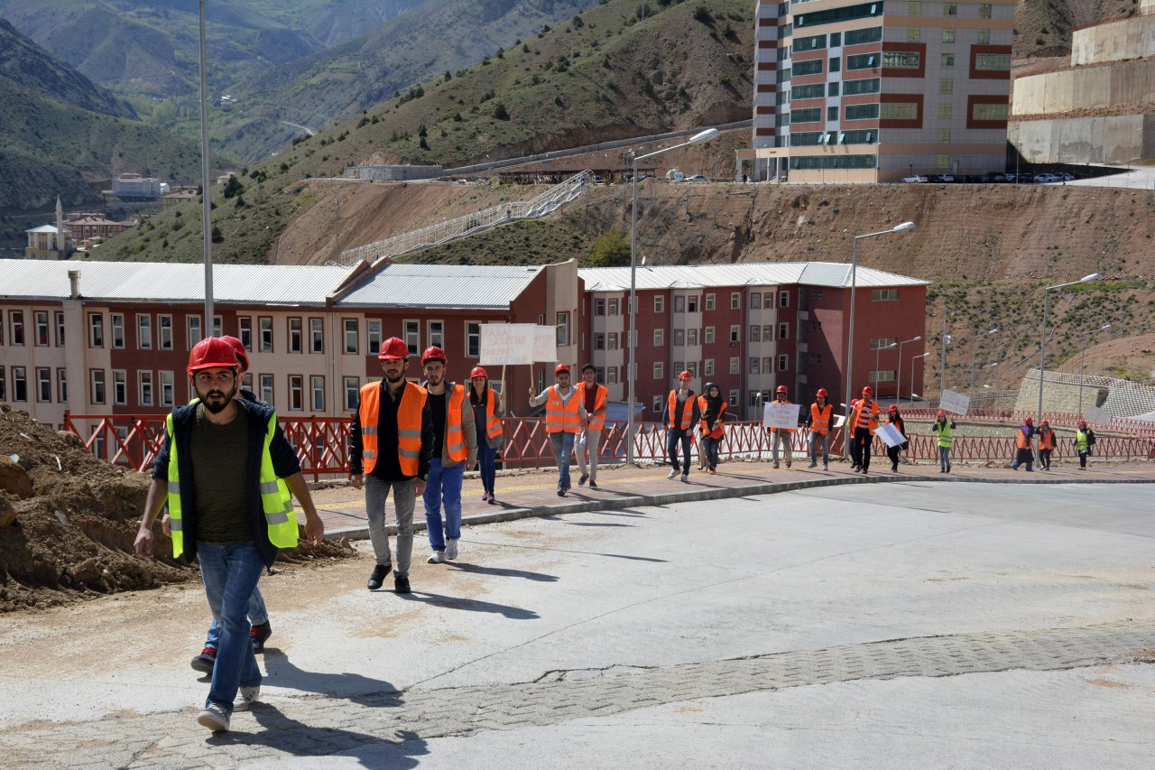 Üniversite öğrencilerinden iş güvenliği yürüyüşü 1