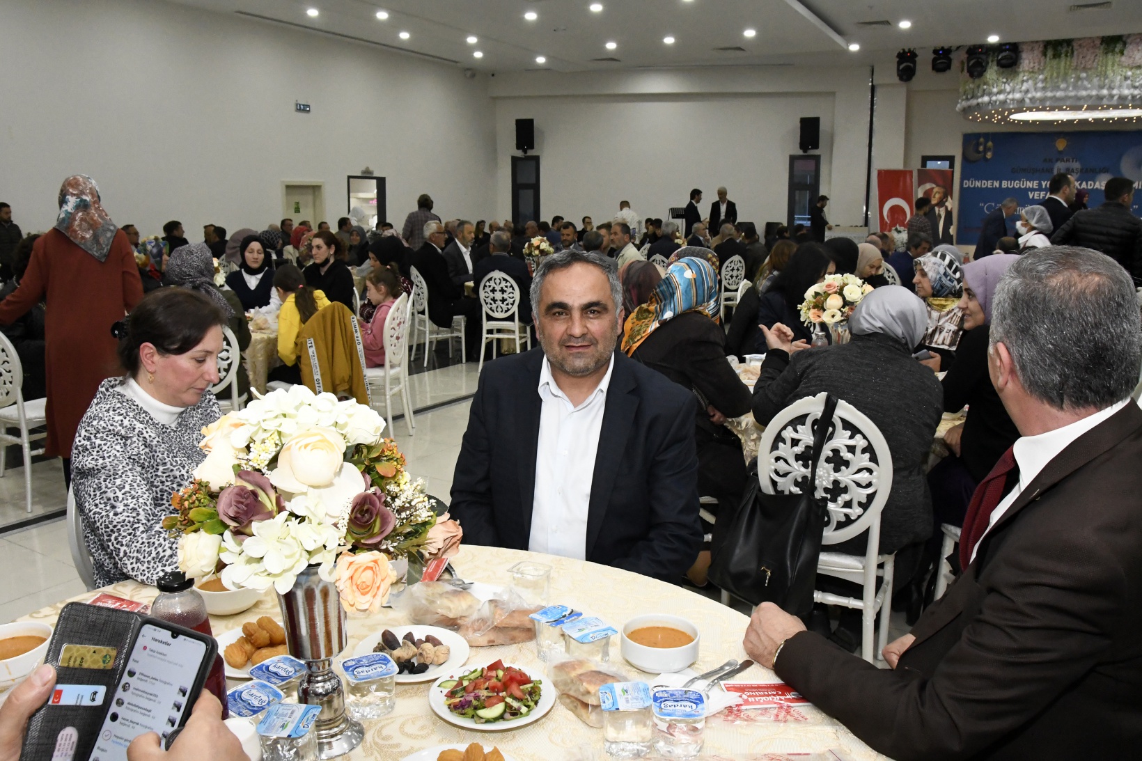 AK Parti’den coşkulu ‘Vefa’ iftarı 25