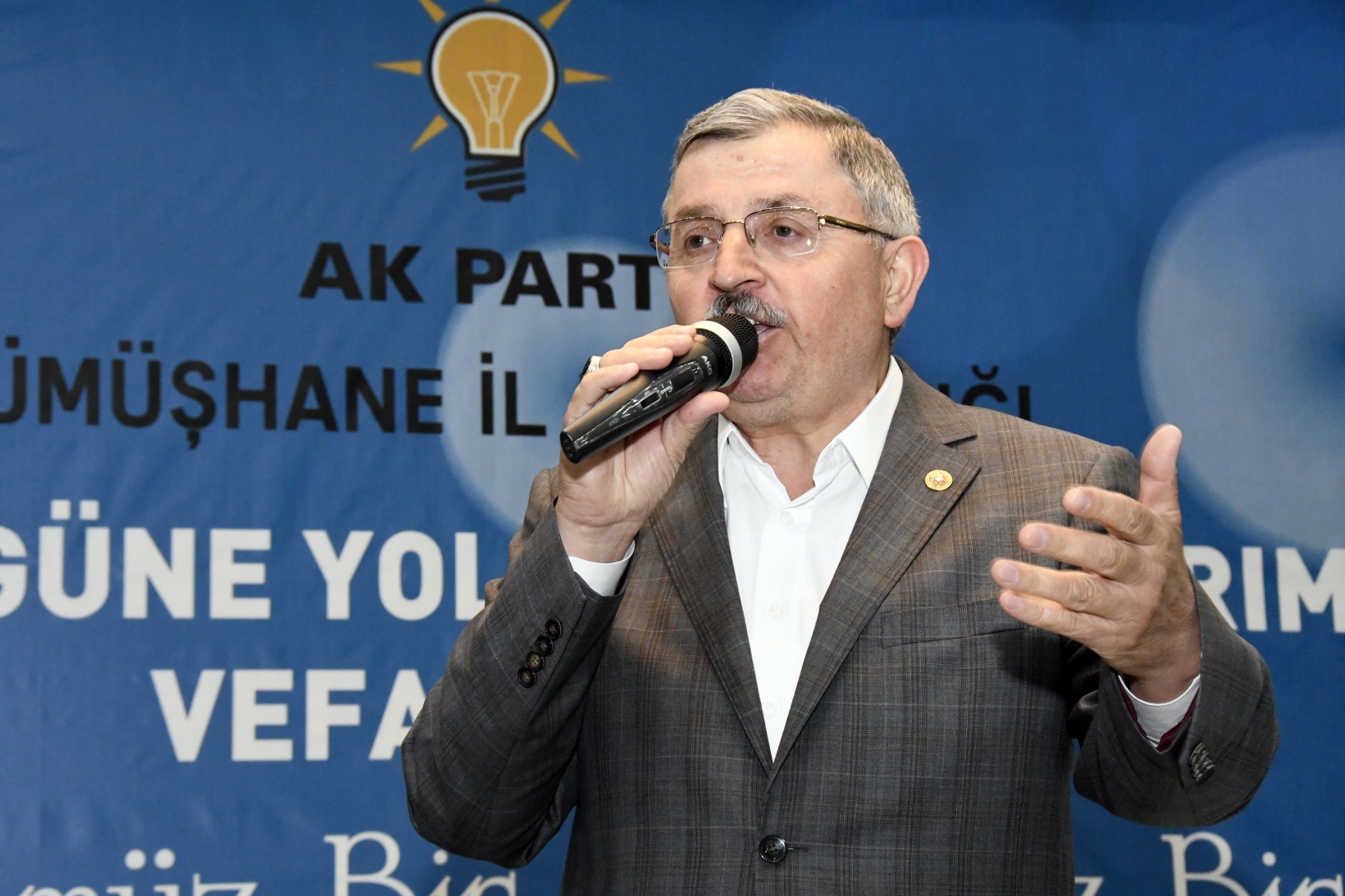 AK Parti’den coşkulu ‘Vefa’ iftarı 36