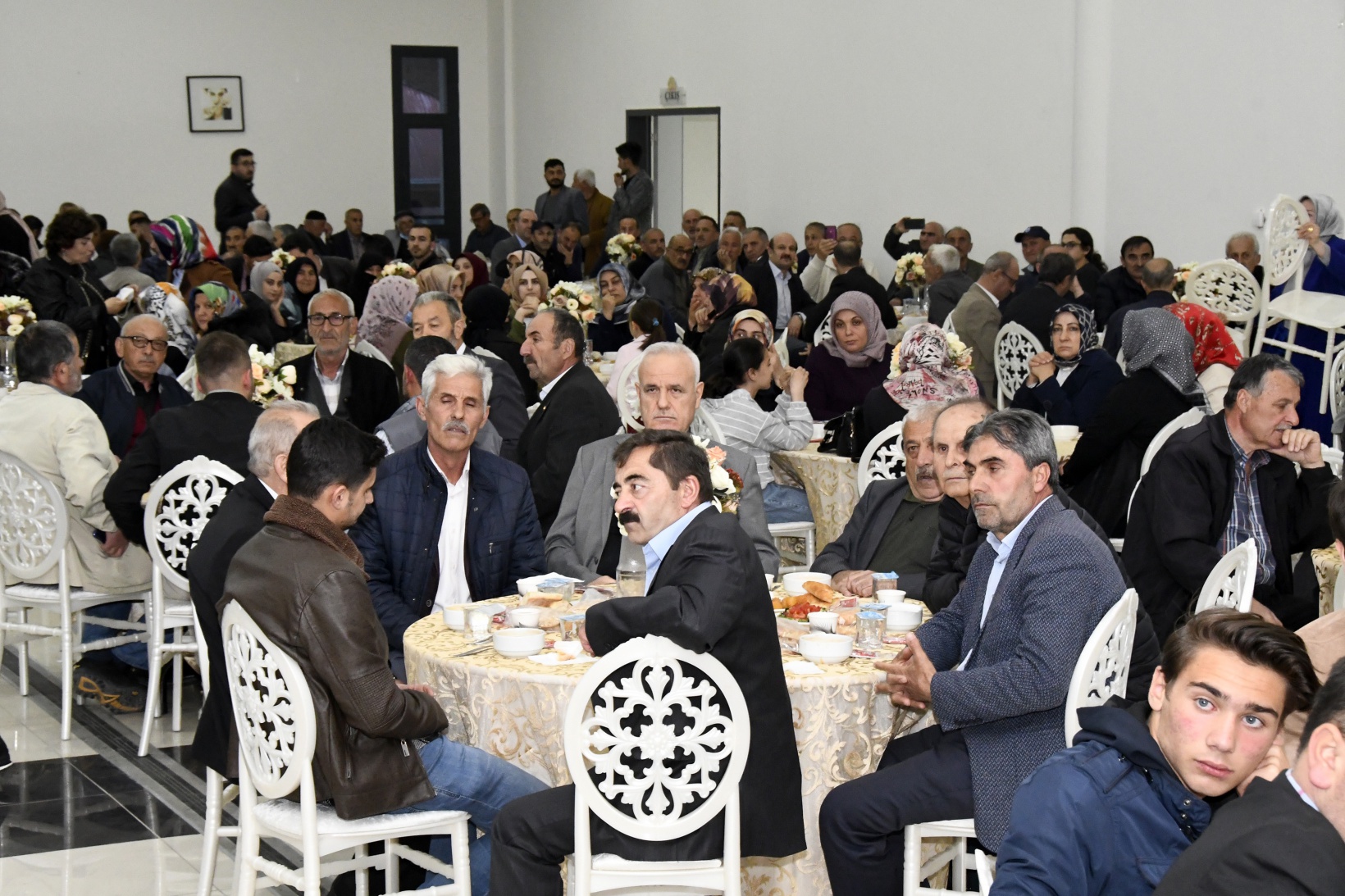 AK Parti’den coşkulu ‘Vefa’ iftarı 27