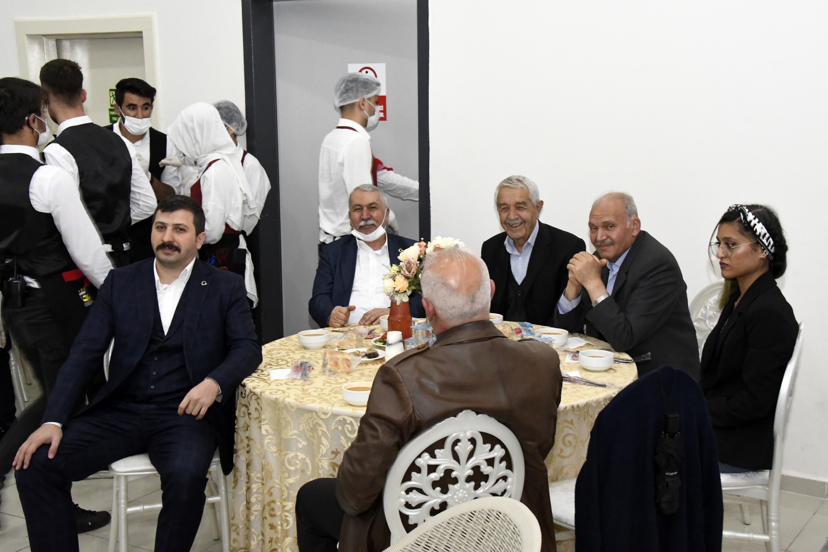 AK Parti’den coşkulu ‘Vefa’ iftarı 9