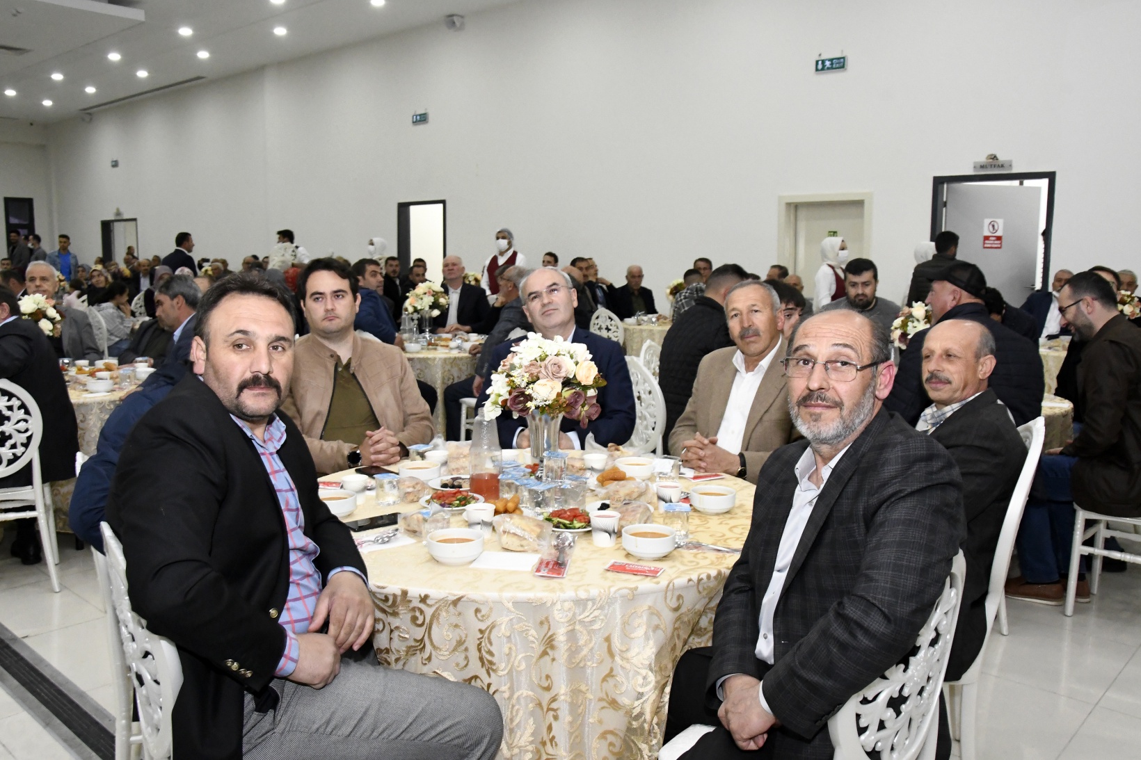 AK Parti’den coşkulu ‘Vefa’ iftarı 34