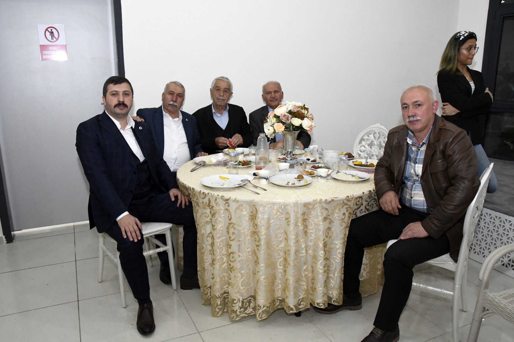 AK Parti’den coşkulu ‘Vefa’ iftarı 14