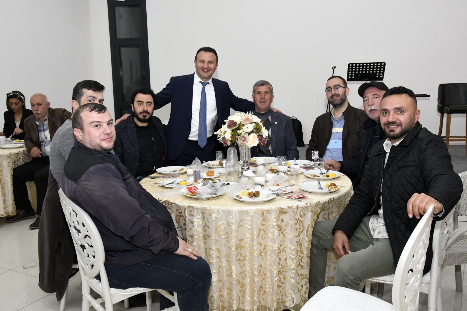AK Parti’den coşkulu ‘Vefa’ iftarı 18