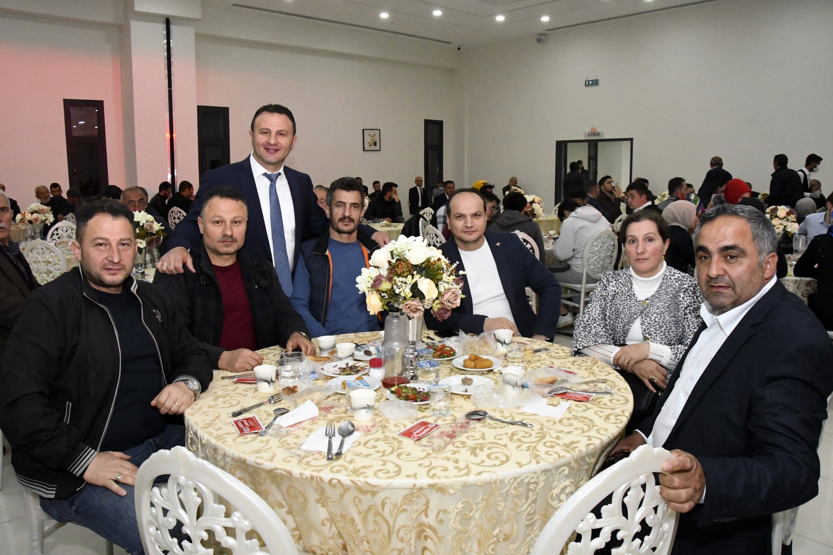 AK Parti’den coşkulu ‘Vefa’ iftarı 28