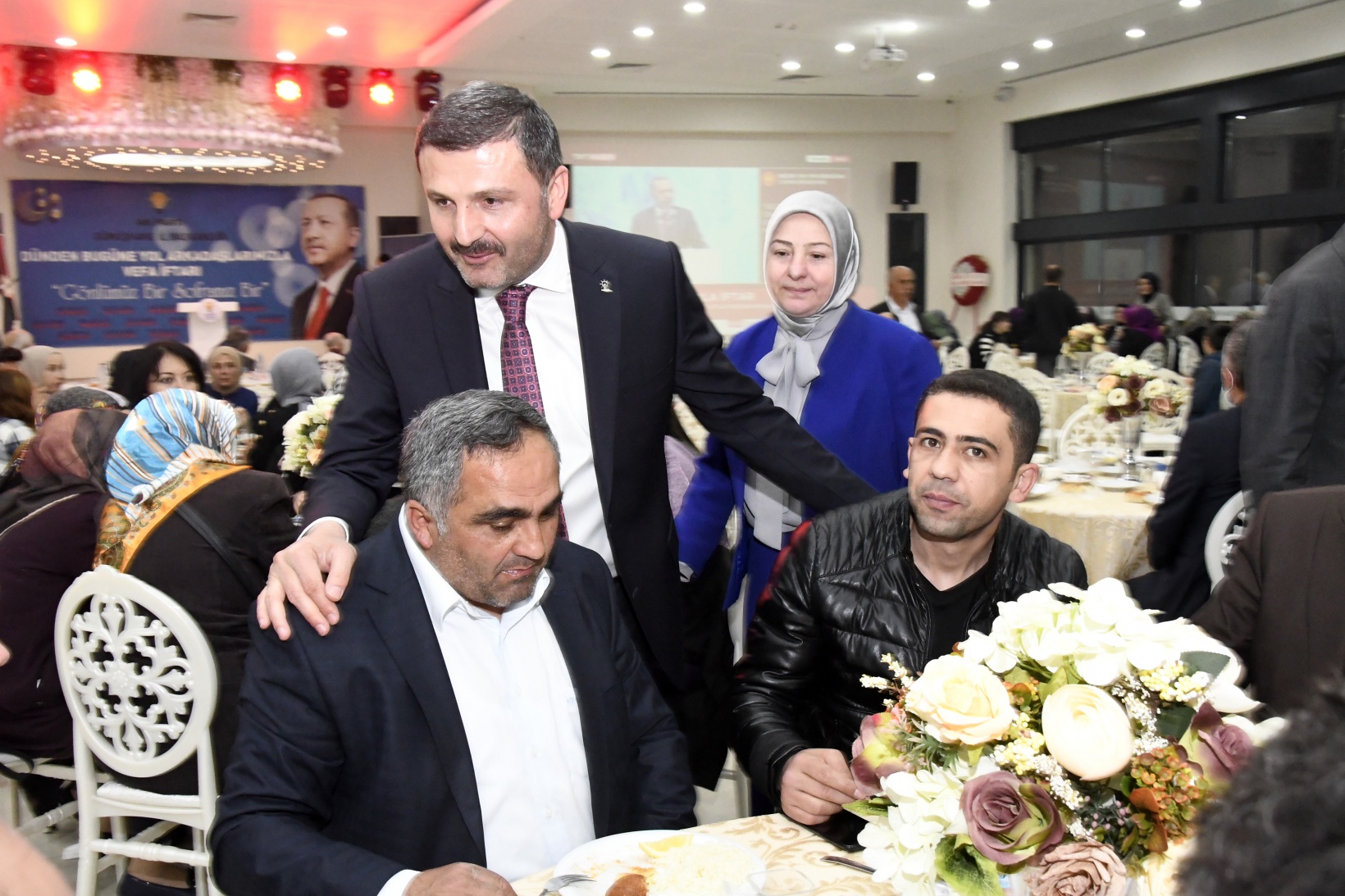 AK Parti’den coşkulu ‘Vefa’ iftarı 38