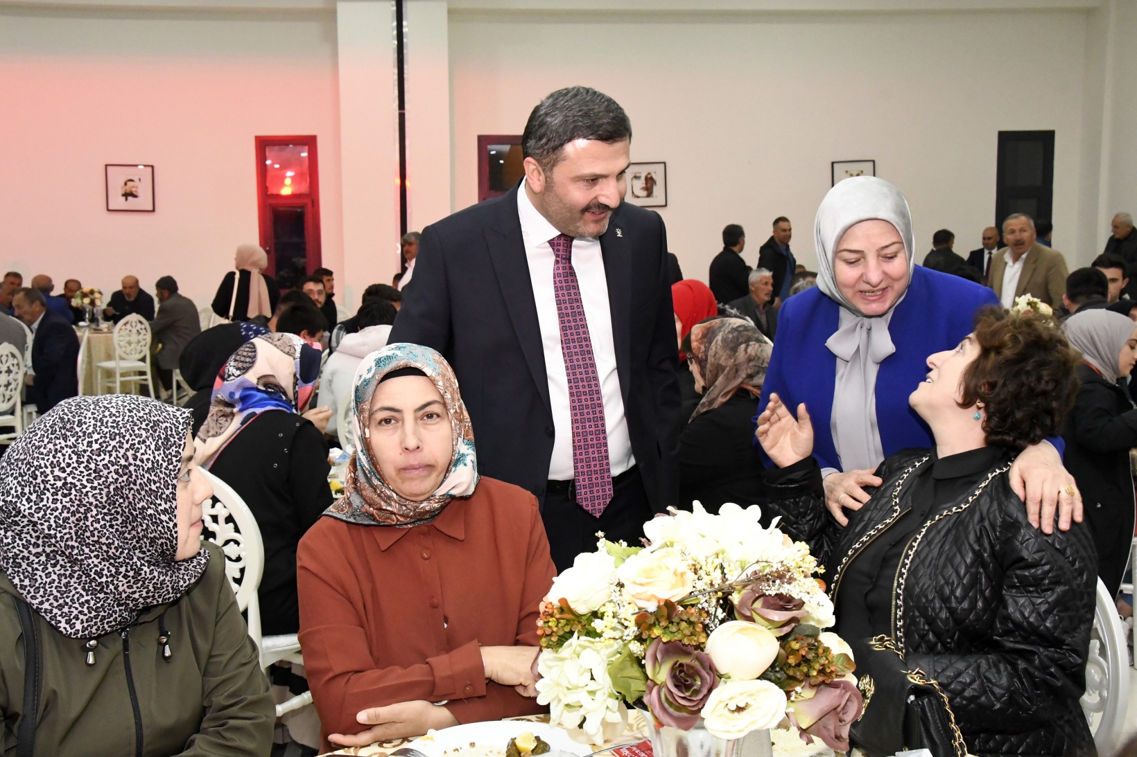 AK Parti’den coşkulu ‘Vefa’ iftarı 35