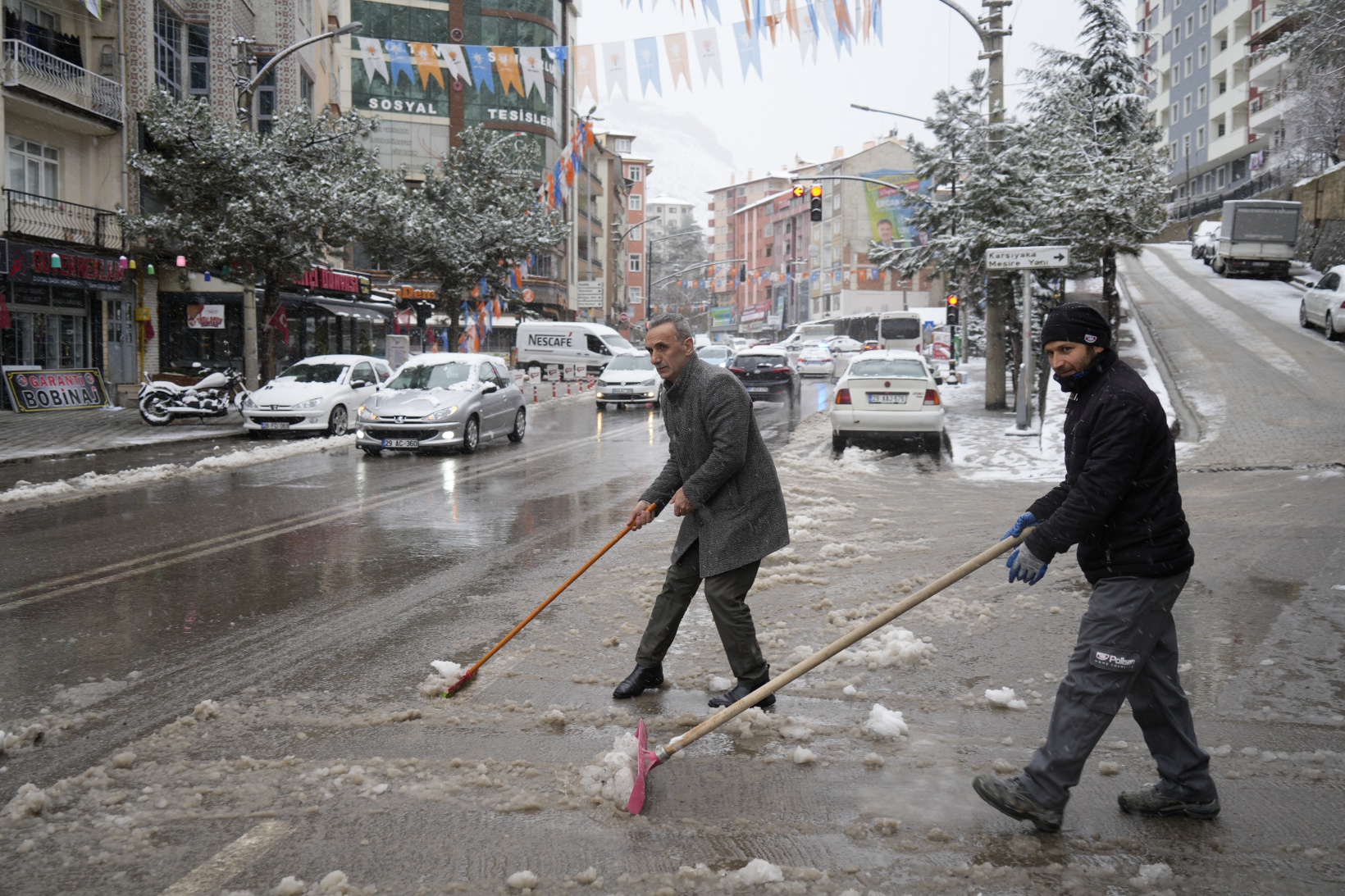 Gümüşhane’de Mart kapıdan baktırıyor 8