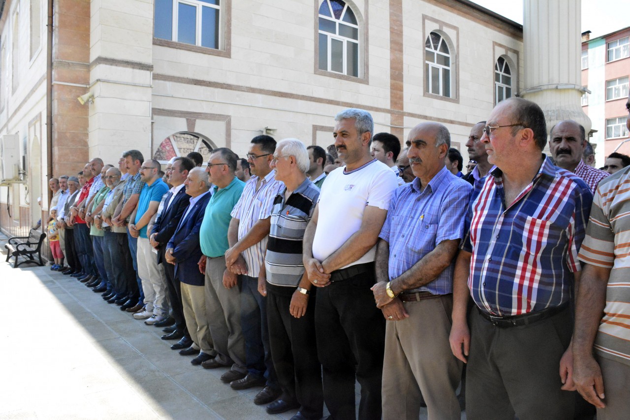 Gümüşhane’de darbe şehitleri için gıyabi cenaze namazı kılındı 2