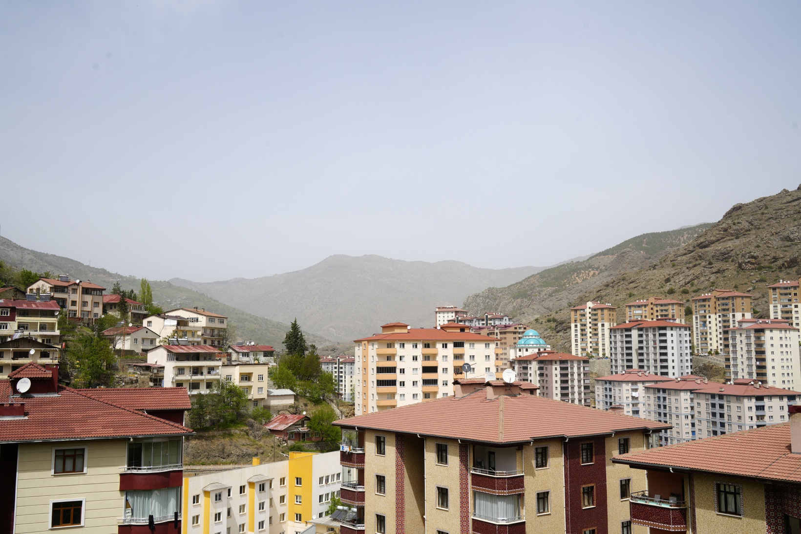 Gümüşhane Çöl Tozuna Teslim: Kent Kızıla Boyandı 6