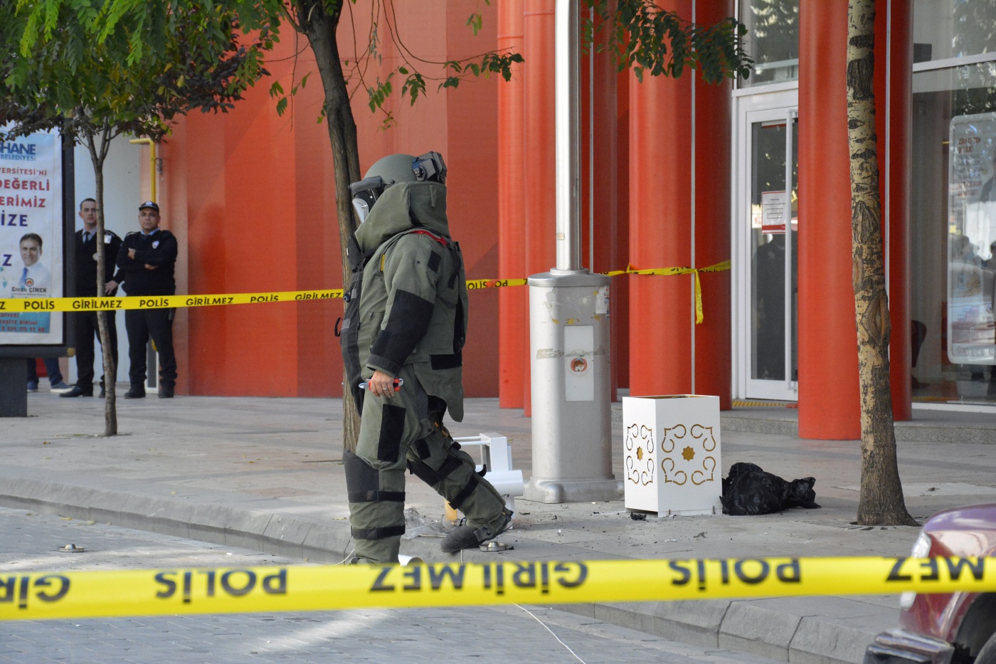 Gümüşhane’de şüpheli paket imha edildi 2