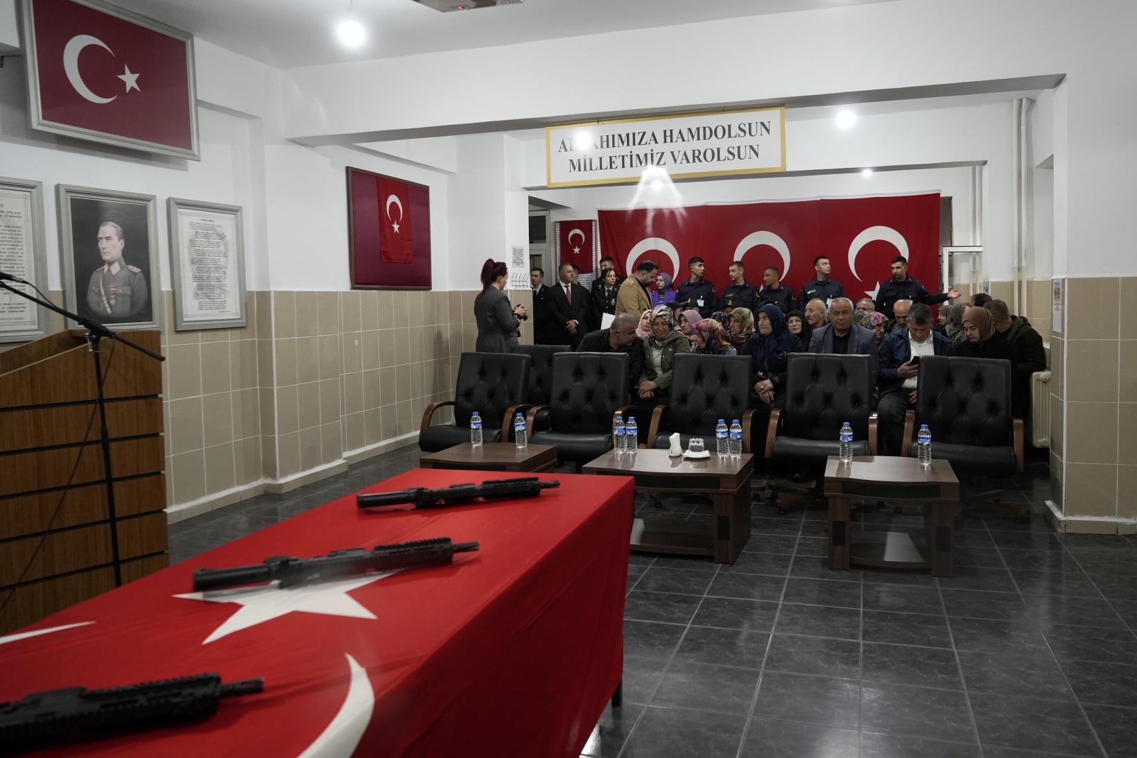 Bir günlüğüne çakı gibi asker oldular 19