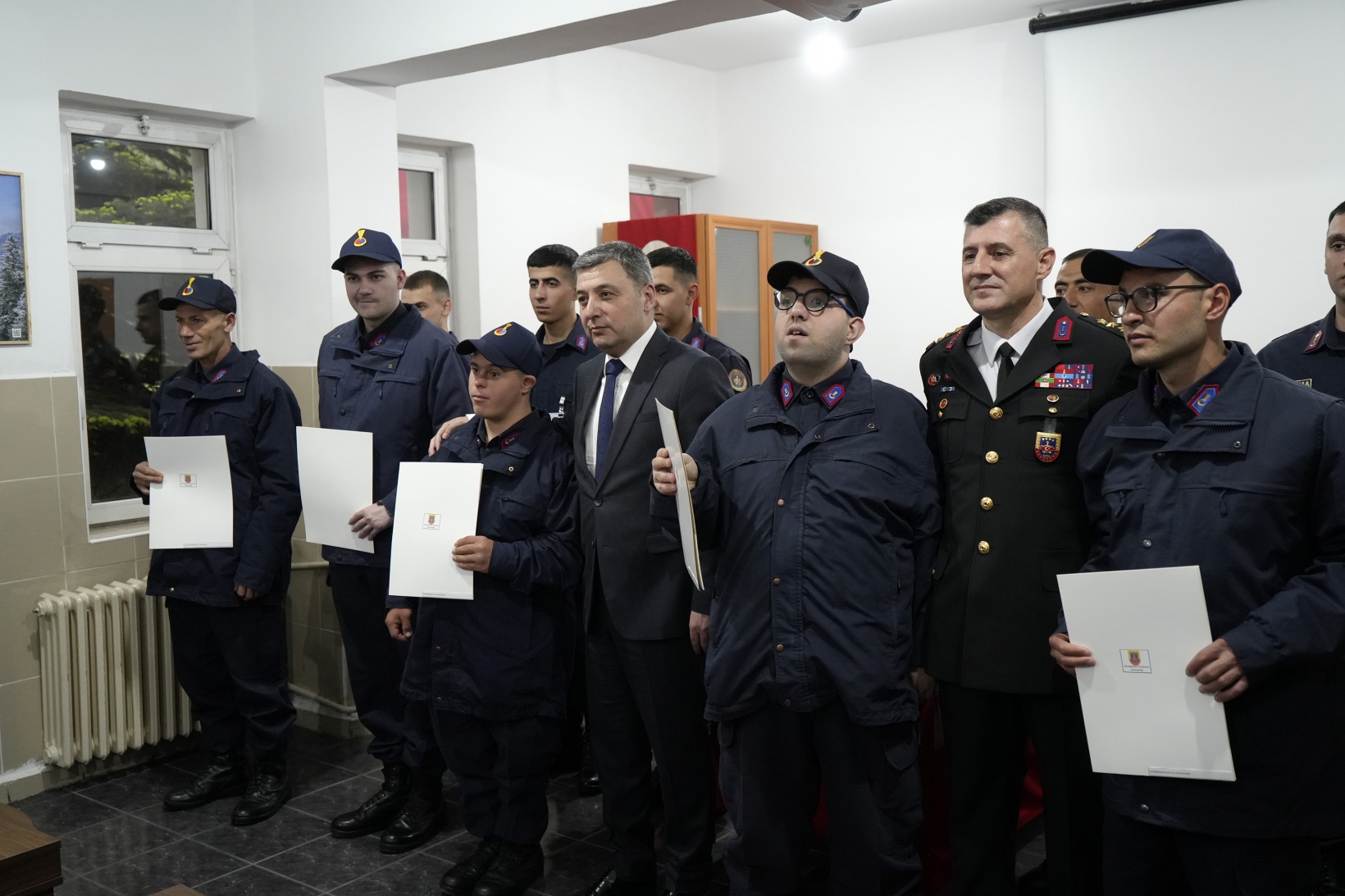 Bir günlüğüne çakı gibi asker oldular 15