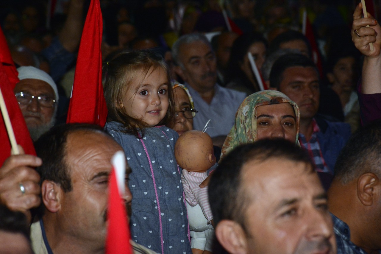 FETÖ’nün darbe girişimine Aşıklar’dan sert göndermeler 5