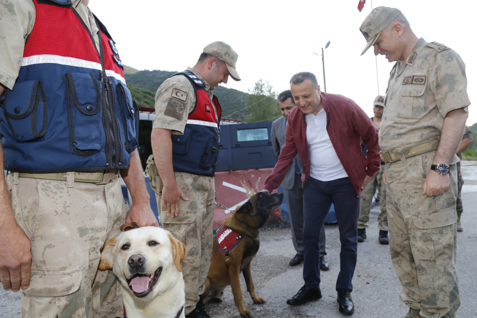 Vali Taşbilek bayram öncesi trafik denetimine katıldı, sürücüleri uyardı 3