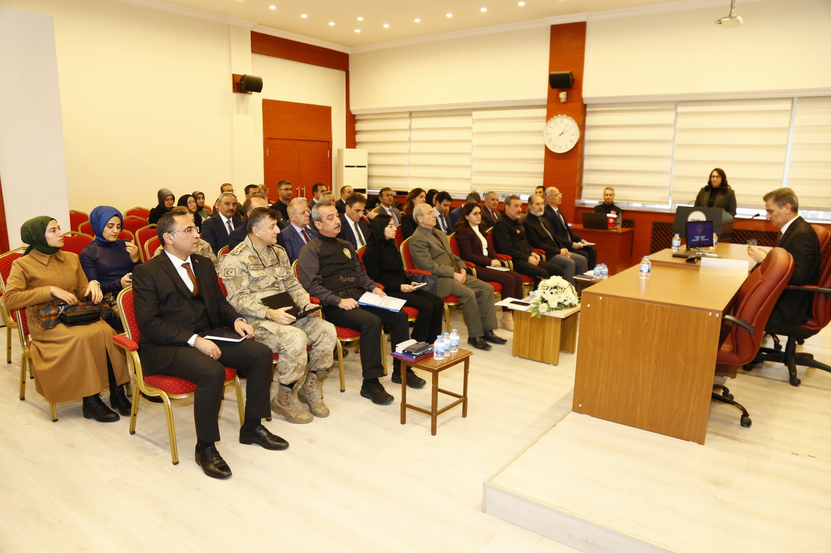 Vali Baruş: Aile yapısı güçlü olmayan toplum ayakta kalamaz 9