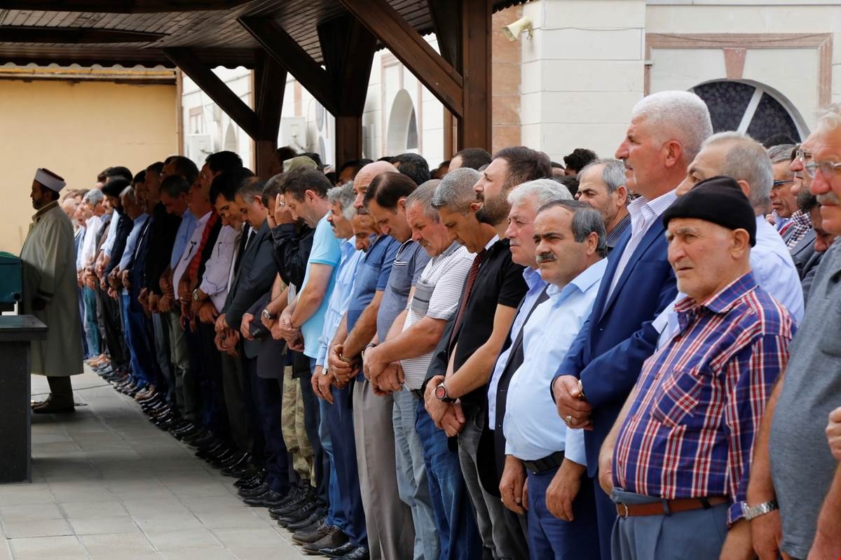 Köse son yolculuğuna uğurlandı 2