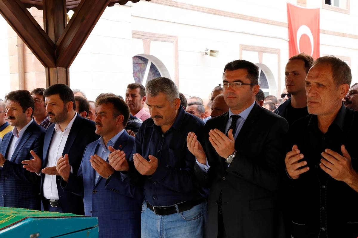 Köse son yolculuğuna uğurlandı 1