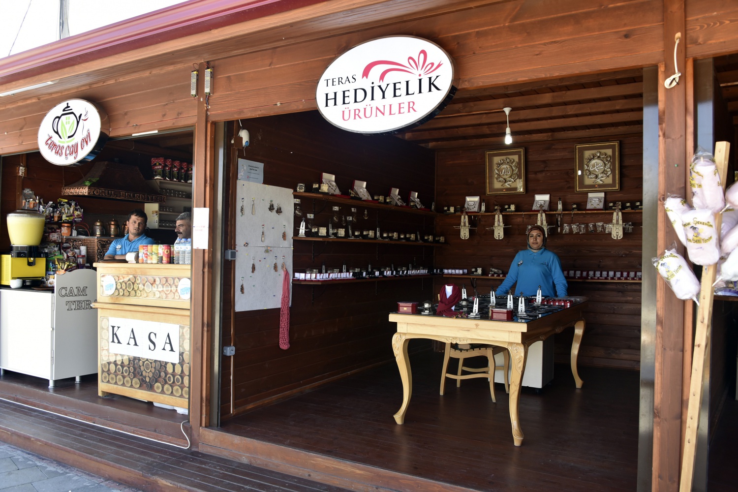 Adrenalin tutkunları Torul Kalesi Cam Seyir terasına akın ediyor 3