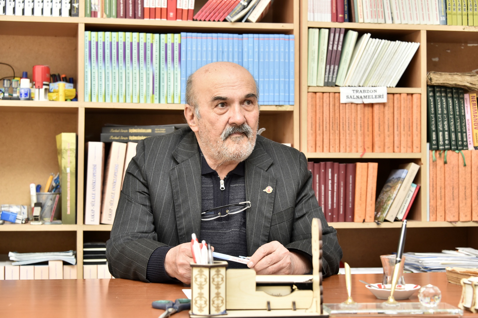 Bir kitapla başladı 55 yılda 12 bin kitaplık kütüphane kurdu 8