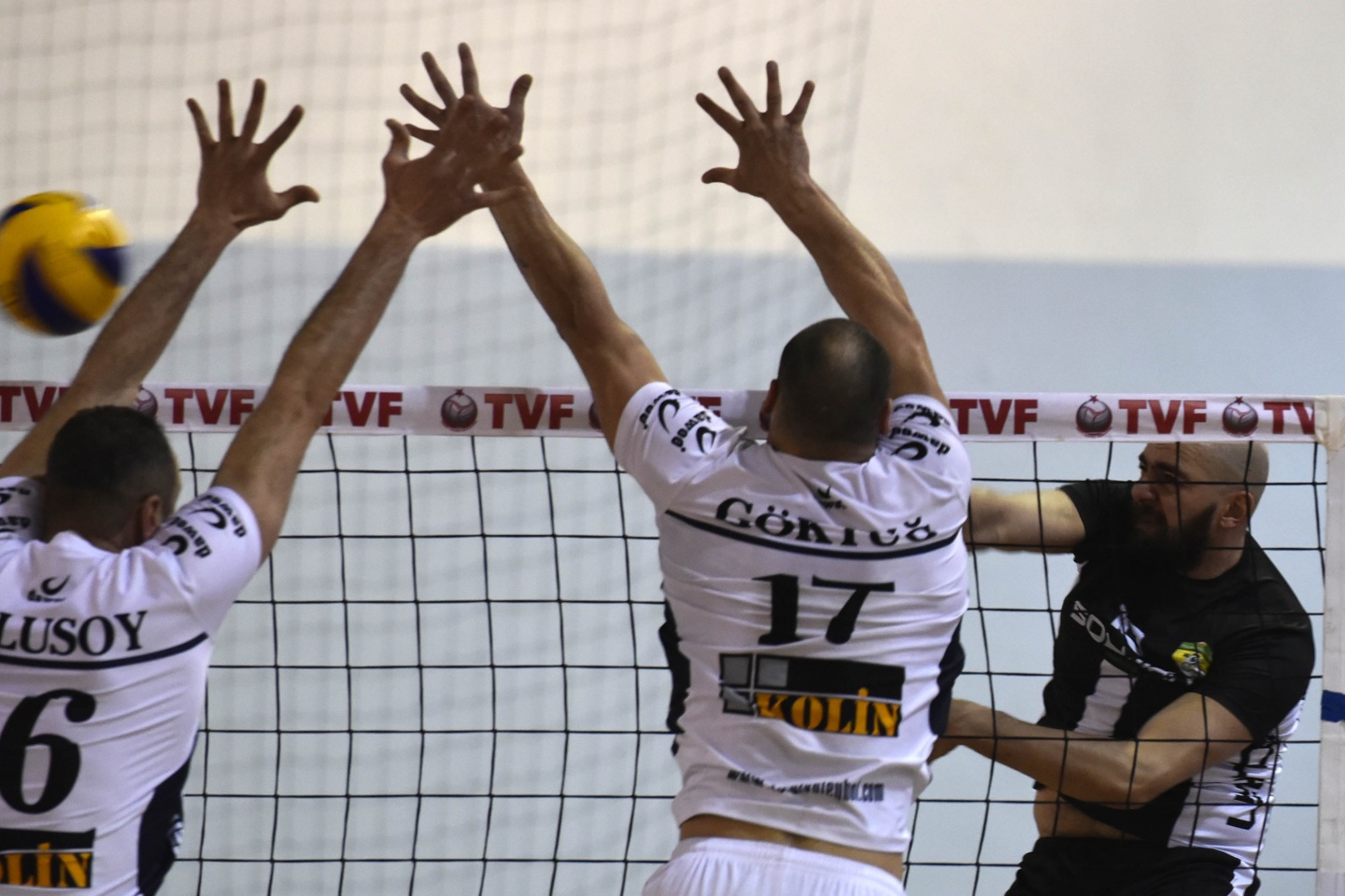 Torul ligi lider bitirdi: 3-0 2