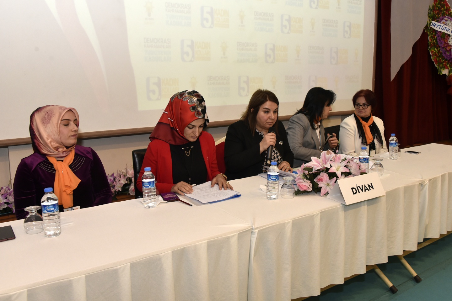 AK Parti Kadın Kollarında Münire Şeyhoğlu dönemi 1