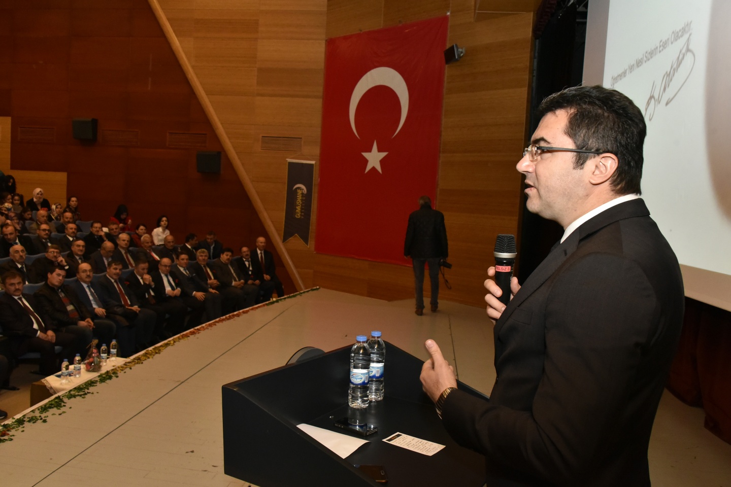 Gümüşhane’de 24 Kasım Öğretmenler Günü kutlandı 24