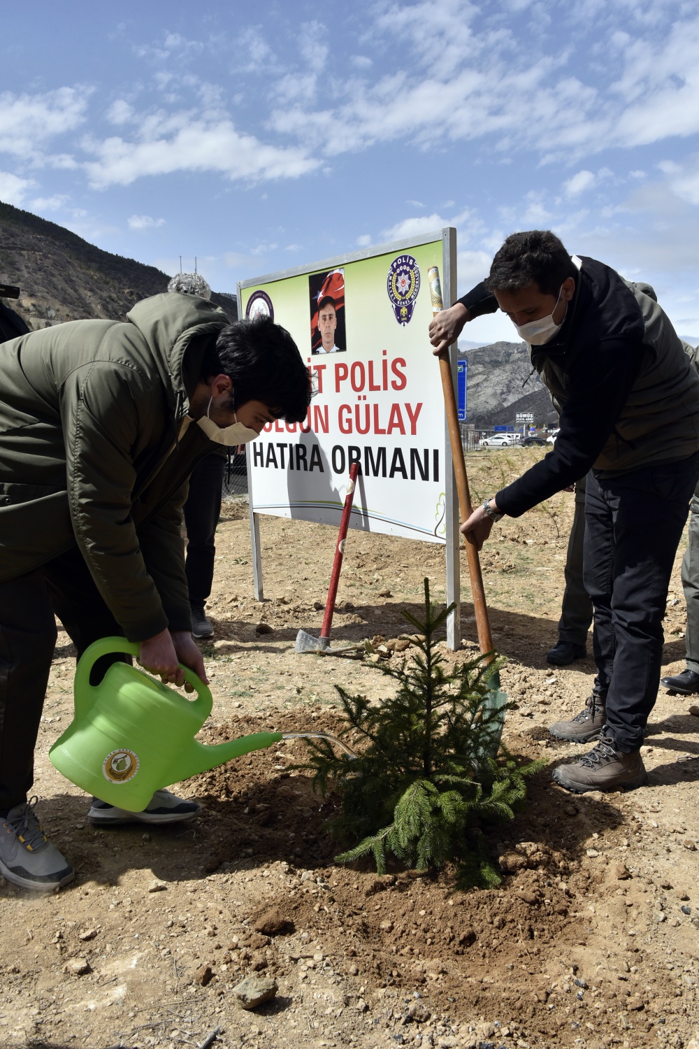 Gümüşhane’de Polis Haftası kapsamında fidan dikildi, lokma dağıtıldı 5