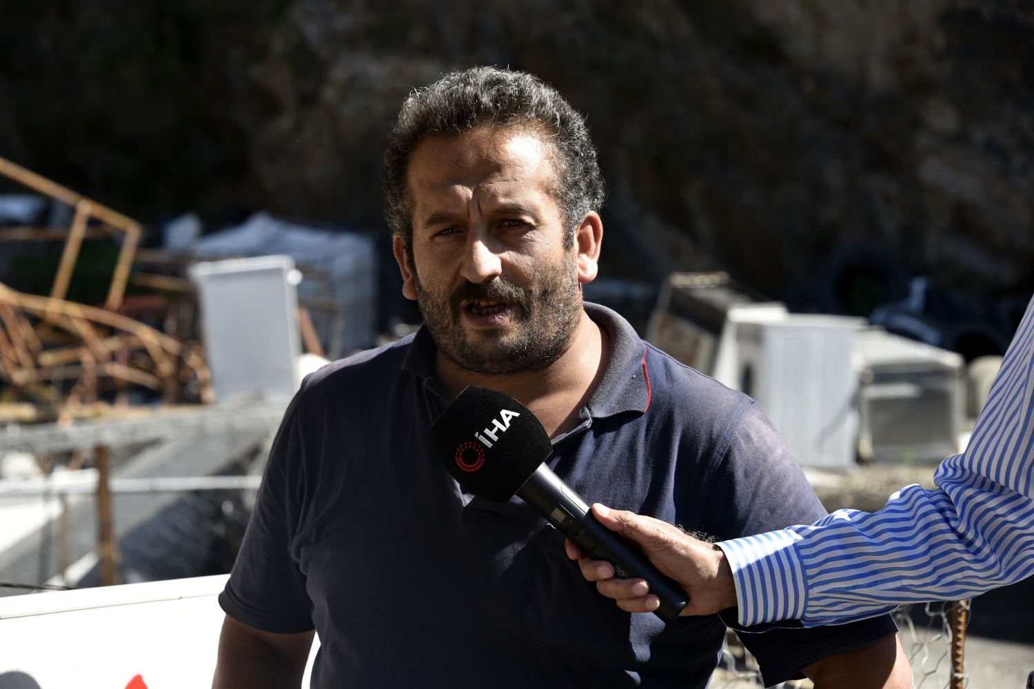 Bir ilçeyi dolandırıp kaçtılar 1