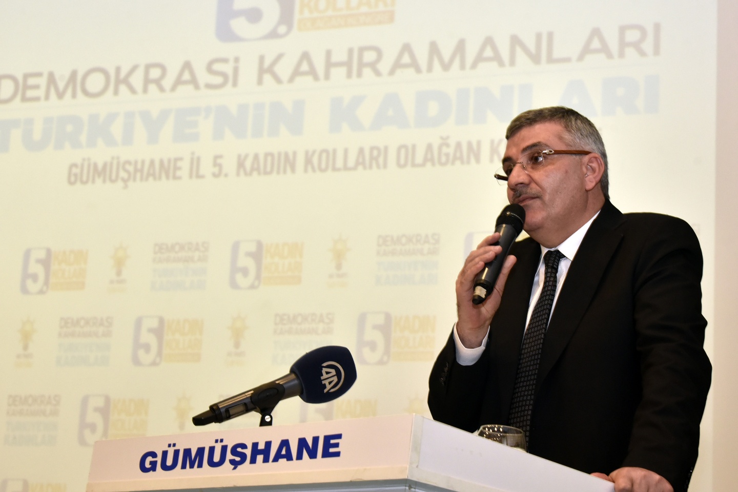 AK Parti Kadın Kollarında Münire Şeyhoğlu dönemi 17