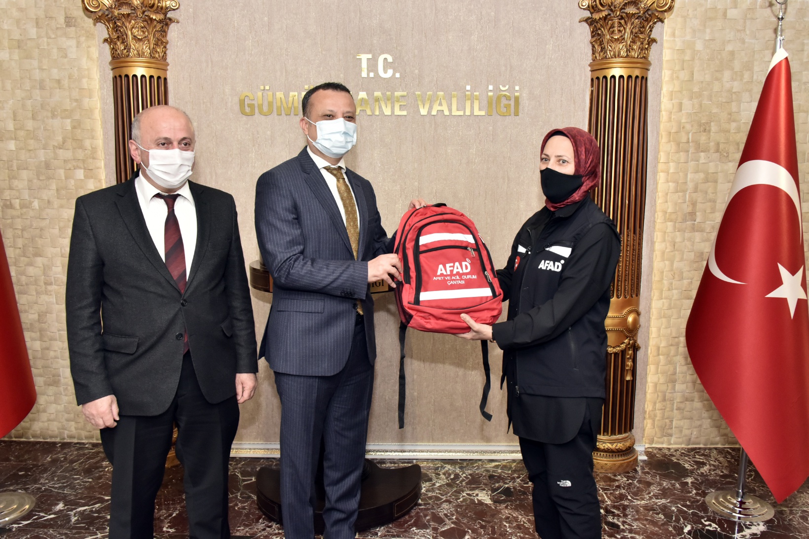 Gümüşhane’de okullara afet çantası dağıtıldı 12