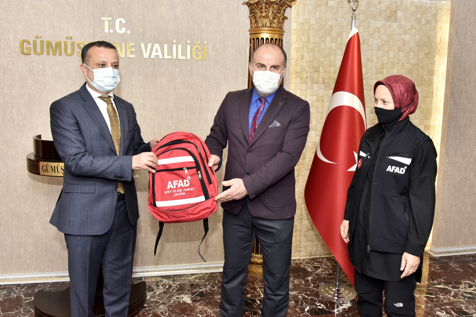 Gümüşhane’de okullara afet çantası dağıtıldı 6