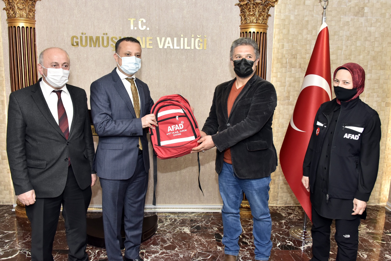 Gümüşhane’de okullara afet çantası dağıtıldı 3